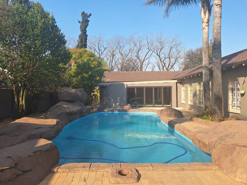 To Let 5 Bedroom Property for Rent in Presidents Dam Gauteng