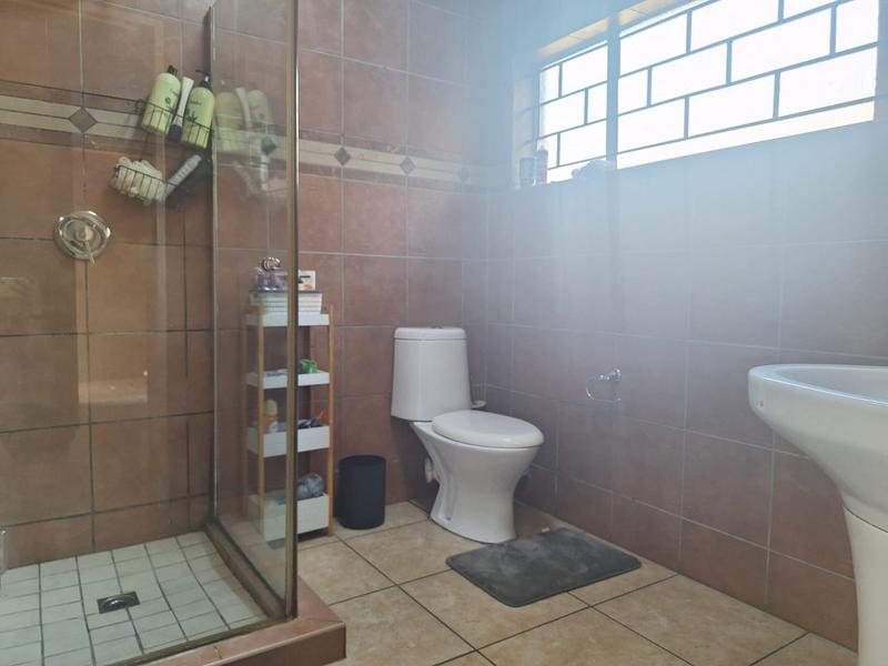 To Let 5 Bedroom Property for Rent in Presidents Dam Gauteng