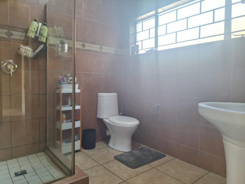 To Let 5 Bedroom Property for Rent in Presidents Dam Gauteng