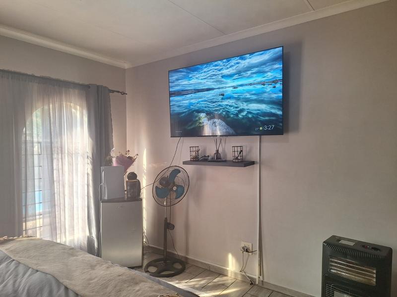 To Let 5 Bedroom Property for Rent in Presidents Dam Gauteng