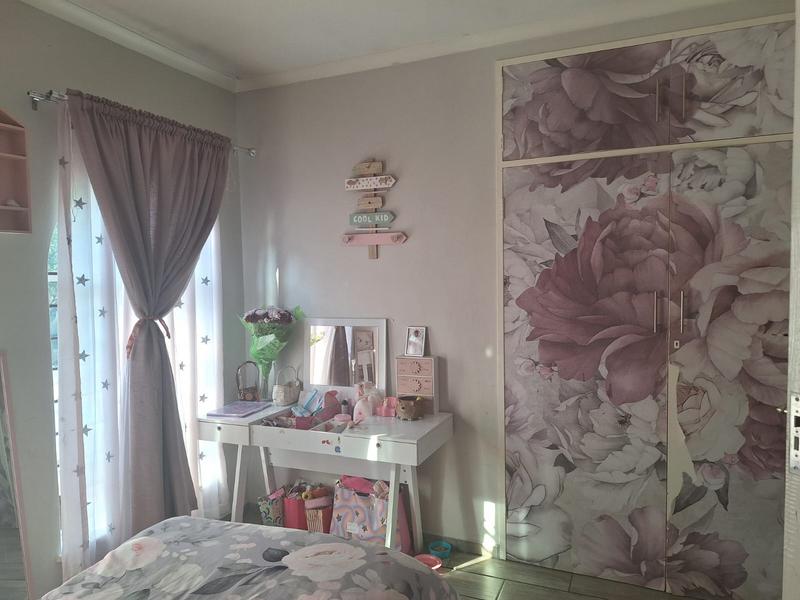 To Let 5 Bedroom Property for Rent in Presidents Dam Gauteng