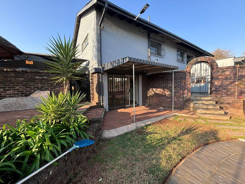 4 Bedroom Property for Sale in Florida Park Gauteng