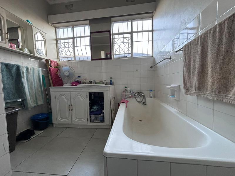 4 Bedroom Property for Sale in Florida Park Gauteng