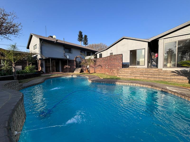 4 Bedroom Property for Sale in Florida Park Gauteng