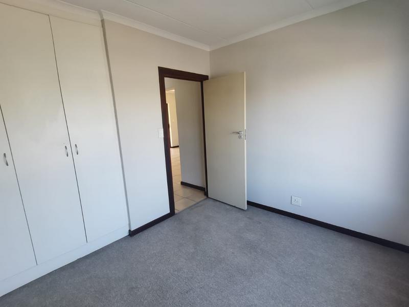 2 Bedroom Property for Sale in Greenstone Hill Gauteng