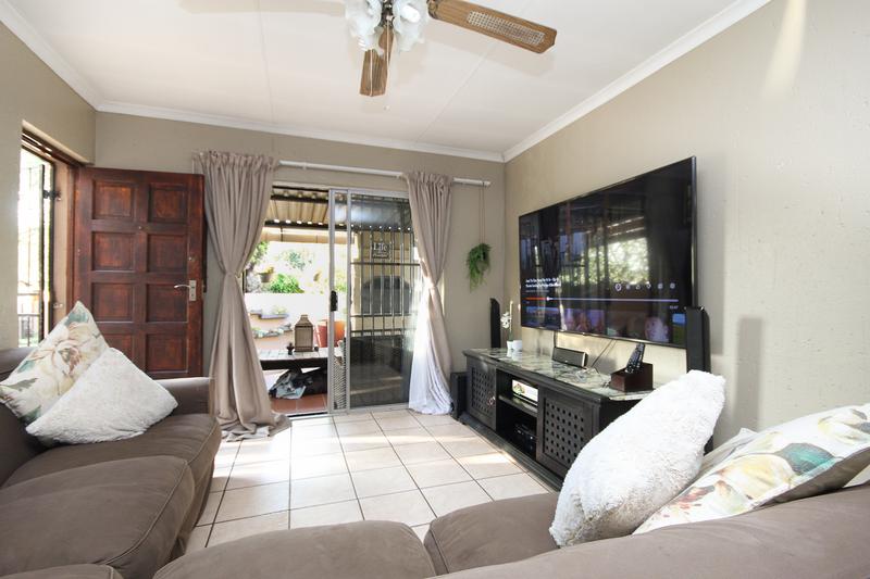 2 Bedroom Property for Sale in Thatchfield Gauteng