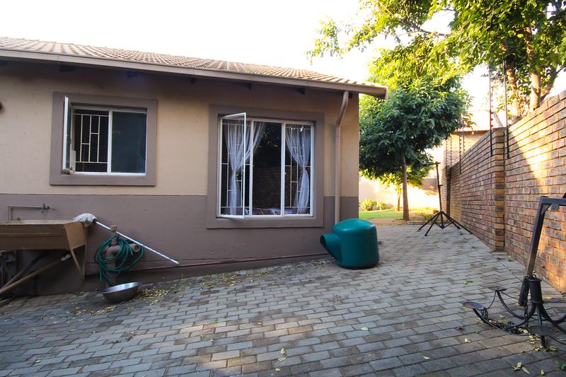 2 Bedroom Property for Sale in Thatchfield Gauteng