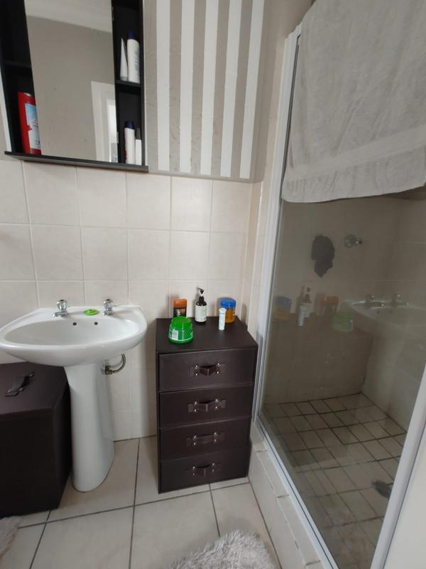 To Let 2 Bedroom Property for Rent in Sonneveld Gauteng