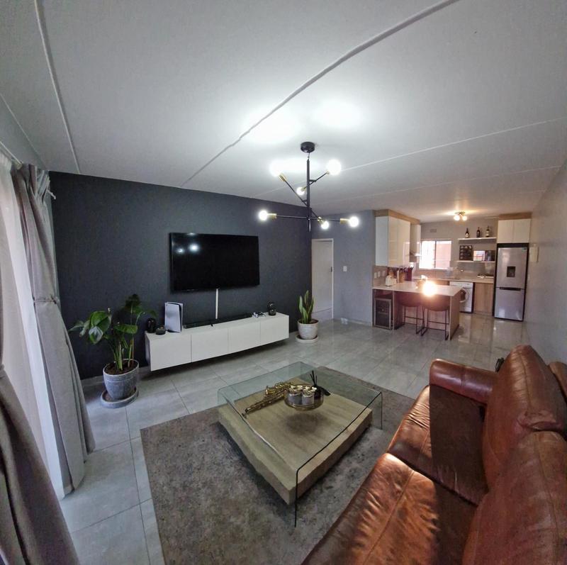 2 Bedroom Property for Sale in Sonneveld Gauteng