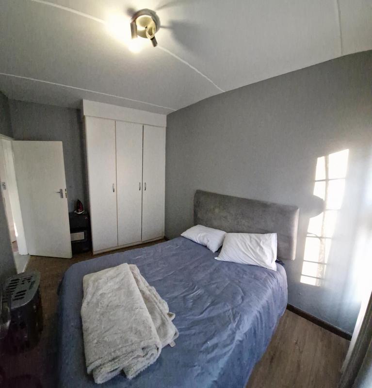 2 Bedroom Property for Sale in Sonneveld Gauteng