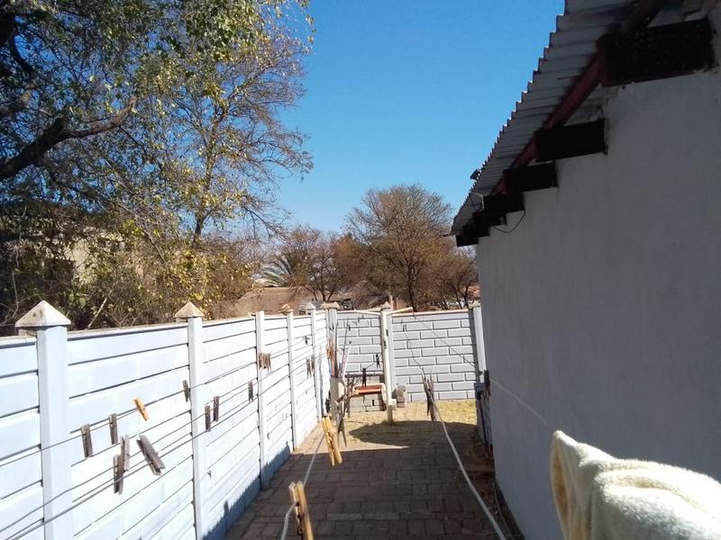 3 Bedroom Property for Sale in Vaaloewer Gauteng