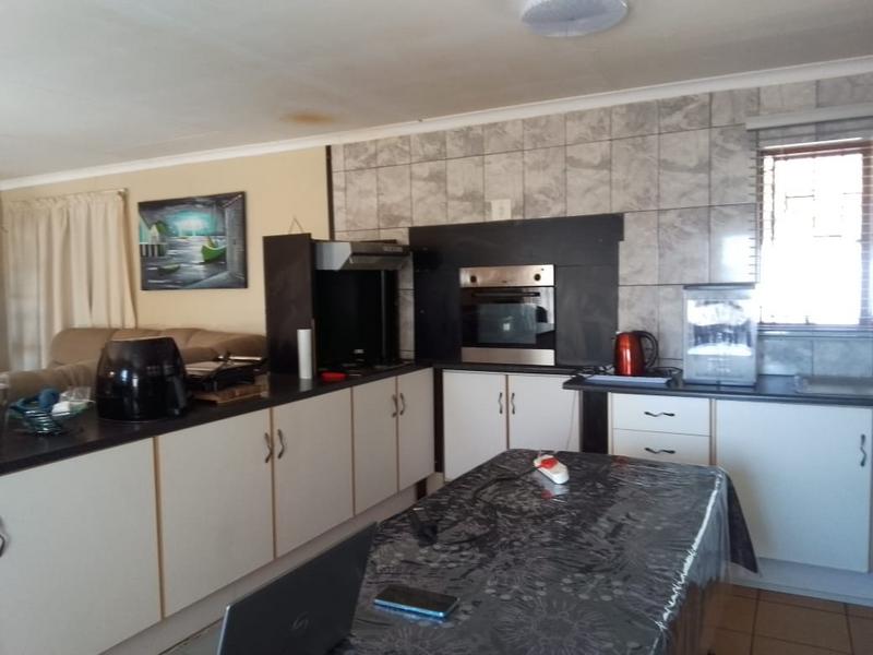 3 Bedroom Property for Sale in Vaaloewer Gauteng