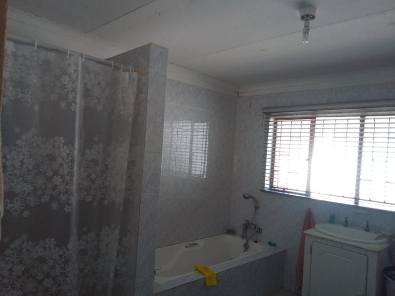 3 Bedroom Property for Sale in Vaaloewer Gauteng