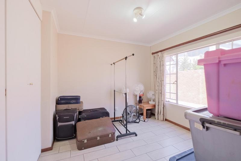 To Let 3 Bedroom Property for Rent in Wierdaglen Estate Gauteng