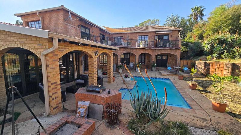 4 Bedroom Property for Sale in Faerie Glen Gauteng