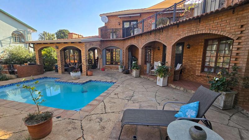 4 Bedroom Property for Sale in Faerie Glen Gauteng