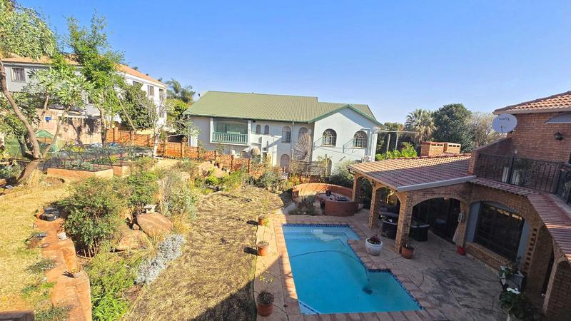 4 Bedroom Property for Sale in Faerie Glen Gauteng