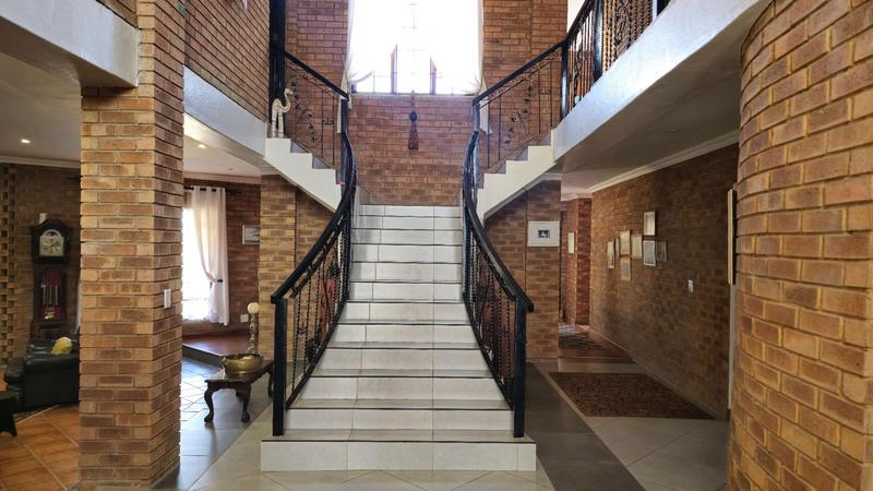 4 Bedroom Property for Sale in Faerie Glen Gauteng