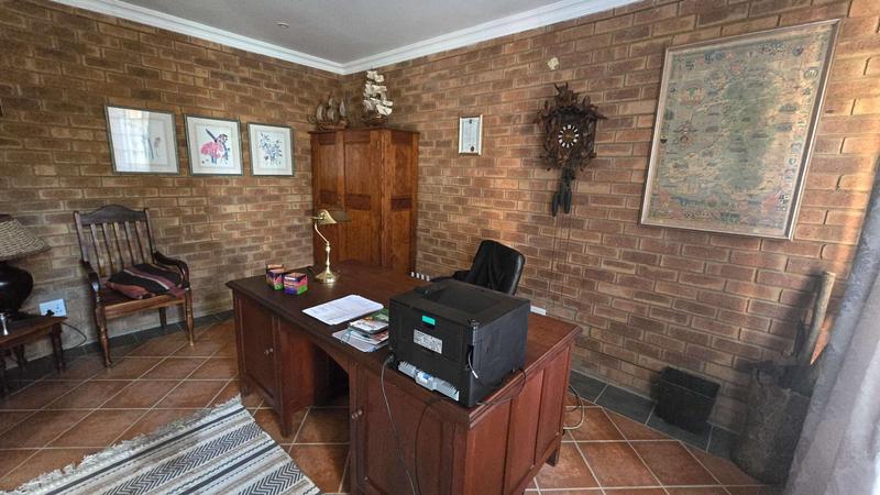 4 Bedroom Property for Sale in Faerie Glen Gauteng