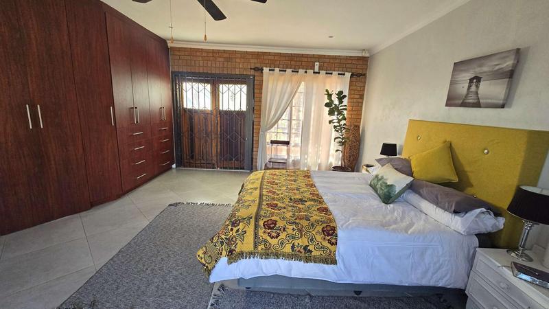 4 Bedroom Property for Sale in Faerie Glen Gauteng