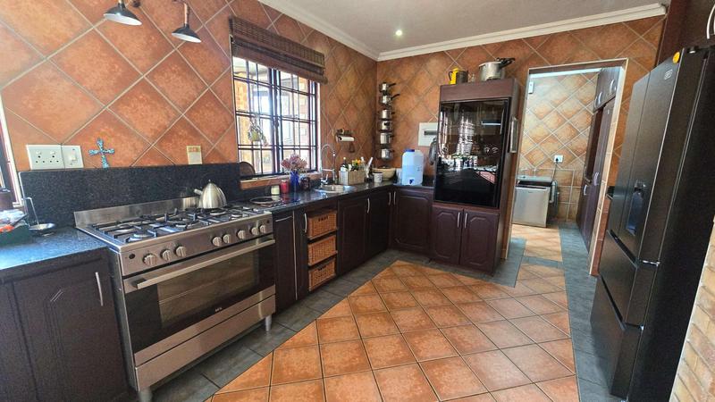 4 Bedroom Property for Sale in Faerie Glen Gauteng