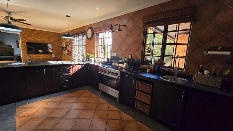 4 Bedroom Property for Sale in Faerie Glen Gauteng