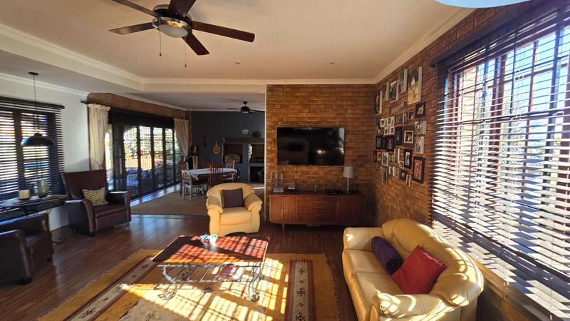 4 Bedroom Property for Sale in Faerie Glen Gauteng