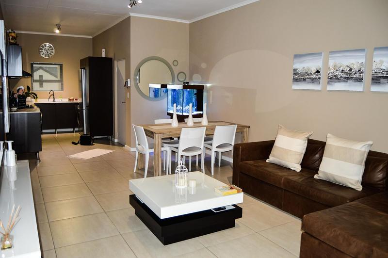 2 Bedroom Property for Sale in Greenstone Hill Gauteng