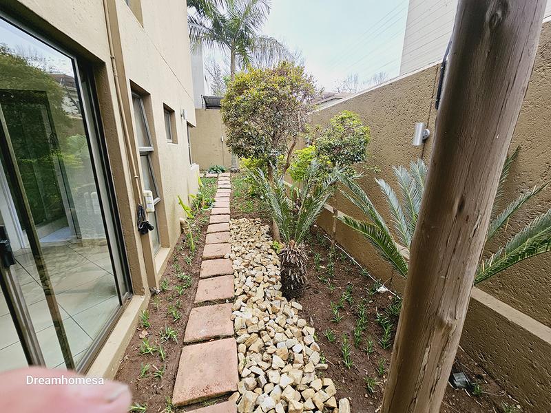 To Let 4 Bedroom Property for Rent in Strathavon Gauteng