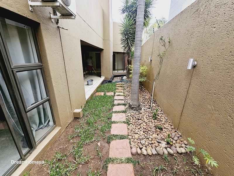 To Let 4 Bedroom Property for Rent in Strathavon Gauteng