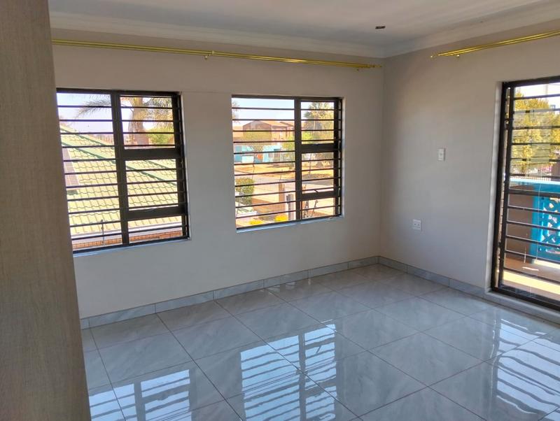 To Let 3 Bedroom Property for Rent in Lenasia Ext 9 Gauteng