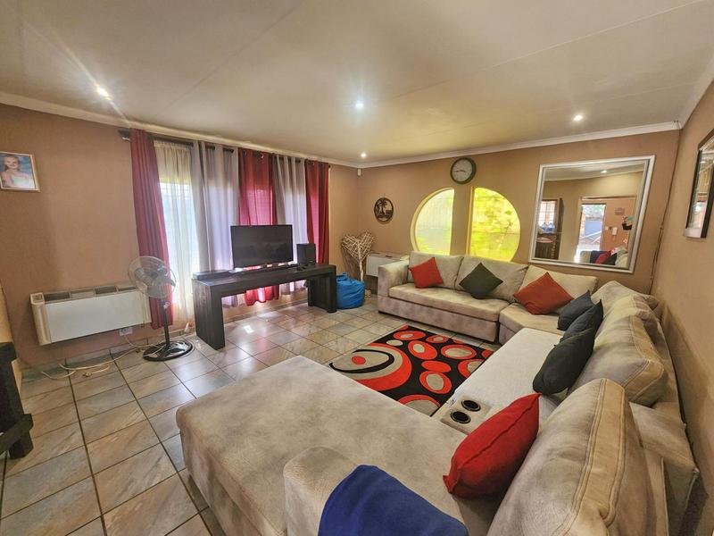 4 Bedroom Property for Sale in Pierre Van Ryneveld Gauteng