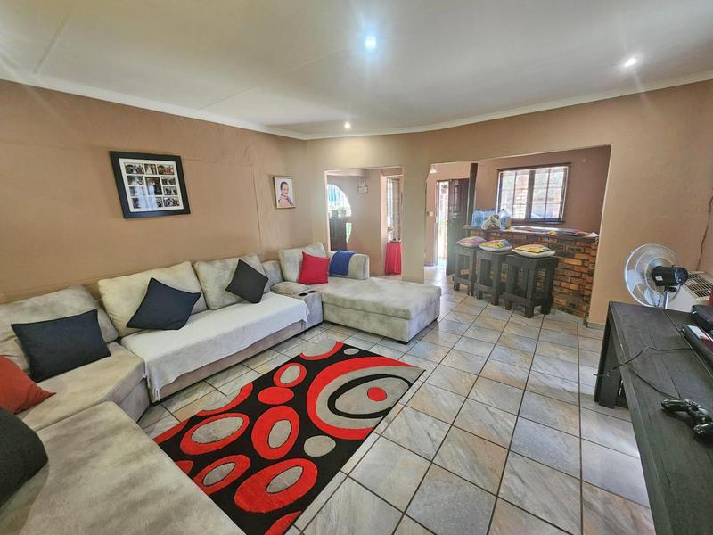 4 Bedroom Property for Sale in Pierre Van Ryneveld Gauteng