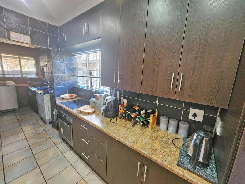 4 Bedroom Property for Sale in Pierre Van Ryneveld Gauteng