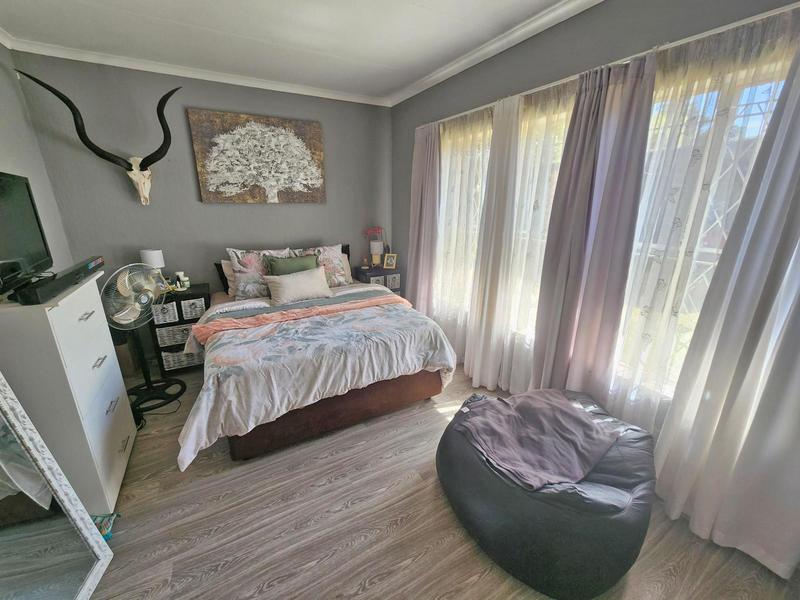 4 Bedroom Property for Sale in Pierre Van Ryneveld Gauteng