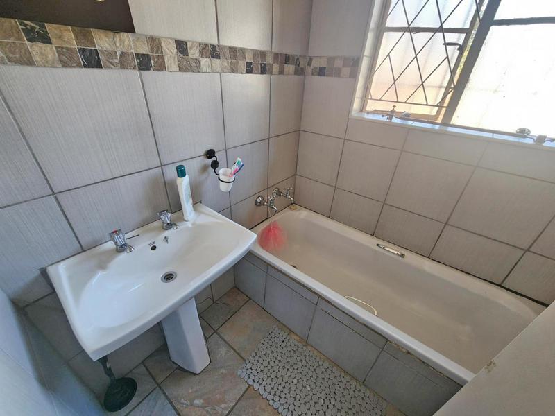 4 Bedroom Property for Sale in Pierre Van Ryneveld Gauteng