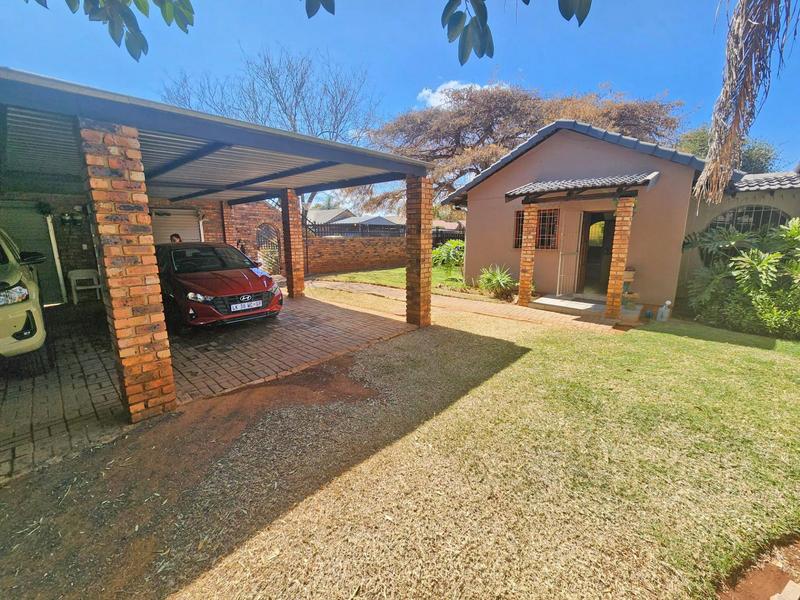 4 Bedroom Property for Sale in Pierre Van Ryneveld Gauteng