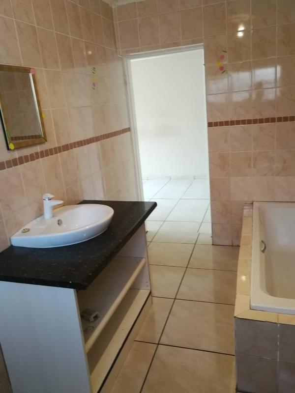 To Let 2 Bedroom Property for Rent in Mantevrede Gauteng