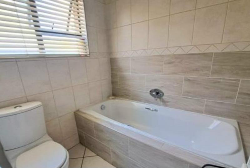 3 Bedroom Property for Sale in New Redruth Gauteng