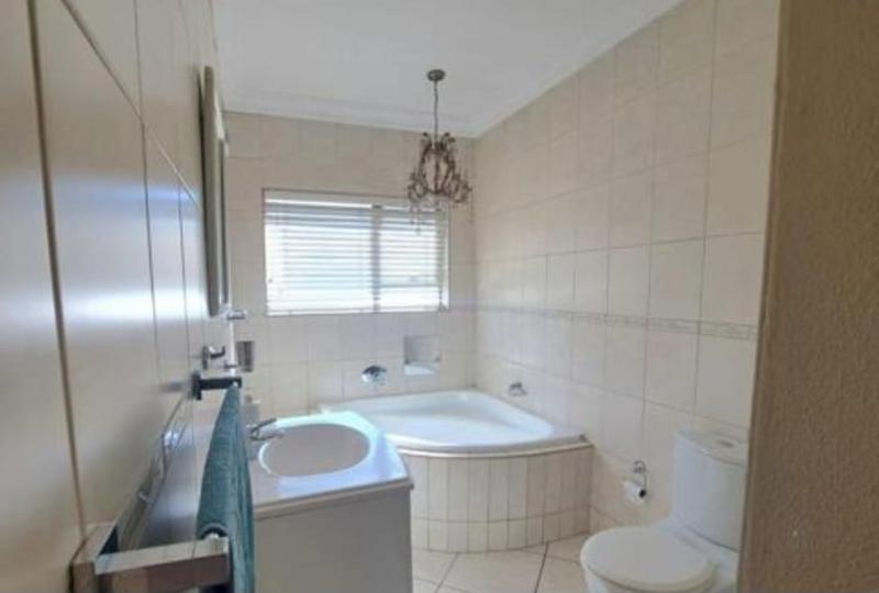 3 Bedroom Property for Sale in New Redruth Gauteng