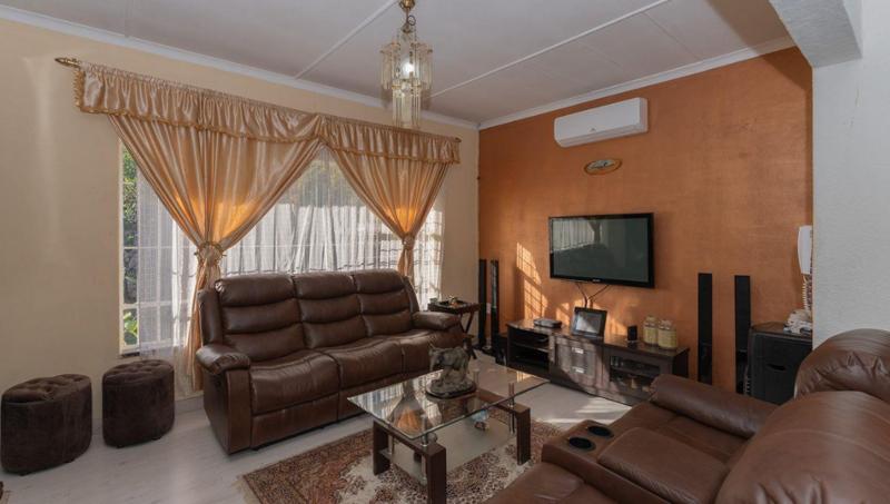 4 Bedroom Property for Sale in Illiondale Gauteng