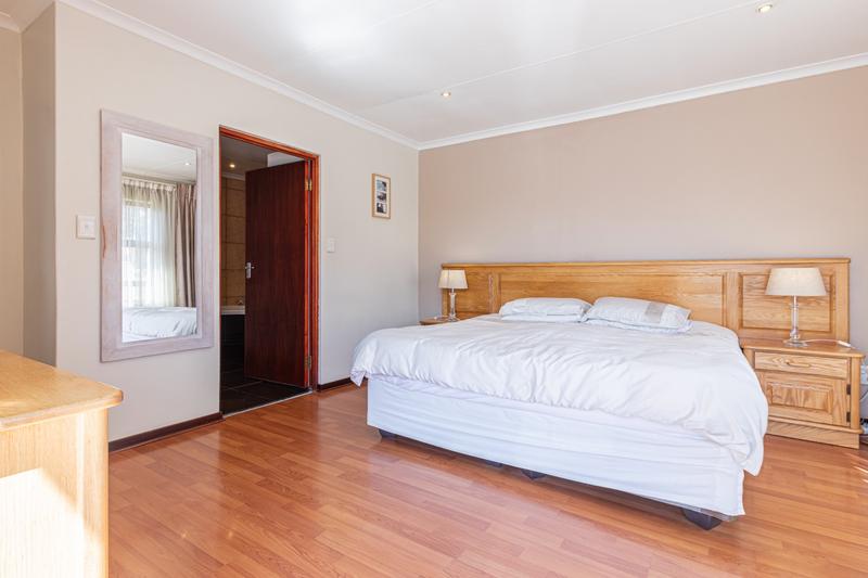 3 Bedroom Property for Sale in Ruimsig Gauteng