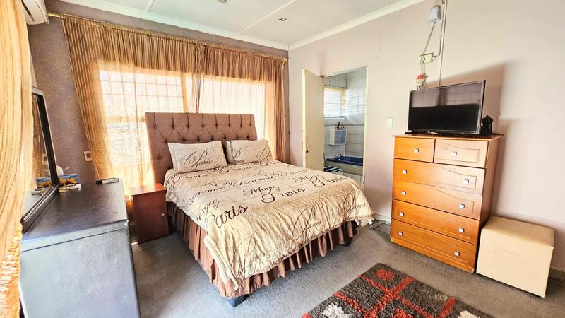 4 Bedroom Property for Sale in Illiondale Gauteng