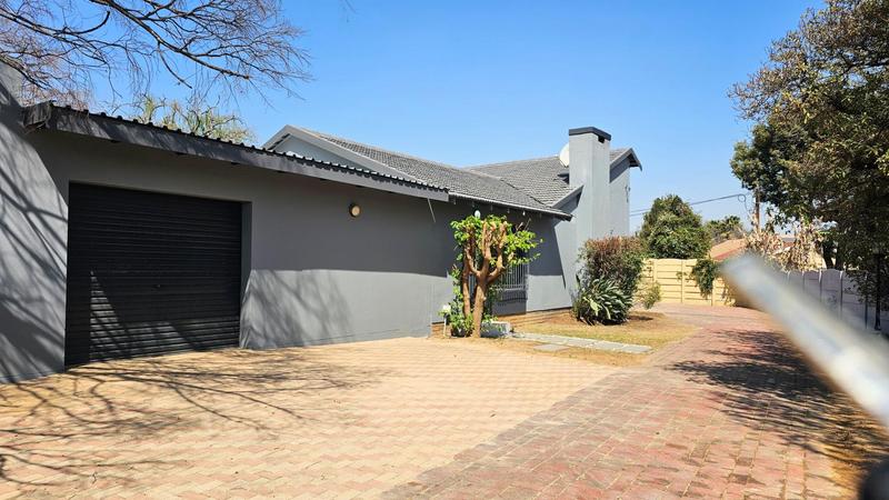 3 Bedroom Property for Sale in Highway Gardens Gauteng