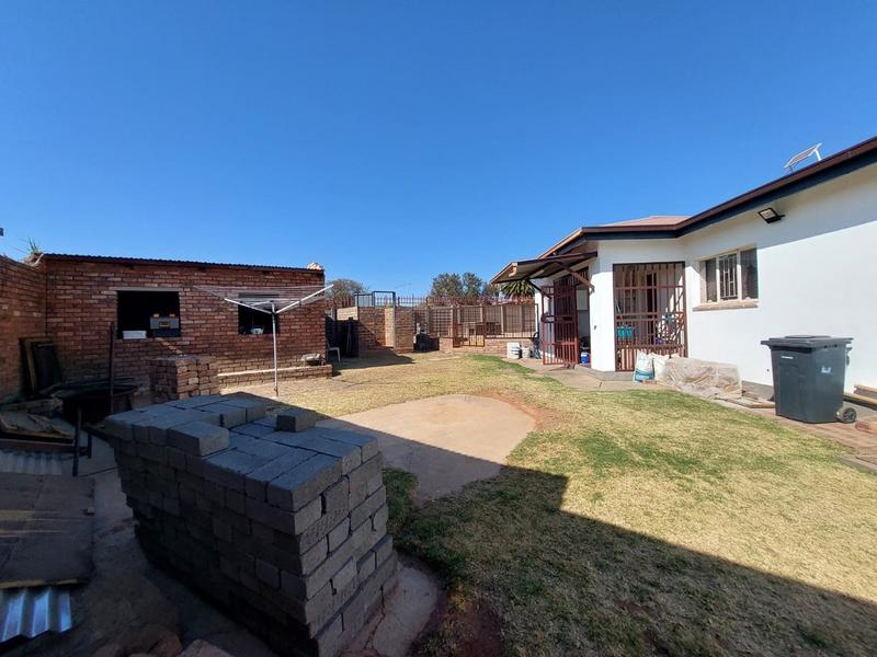 3 Bedroom Property for Sale in West Park Gauteng