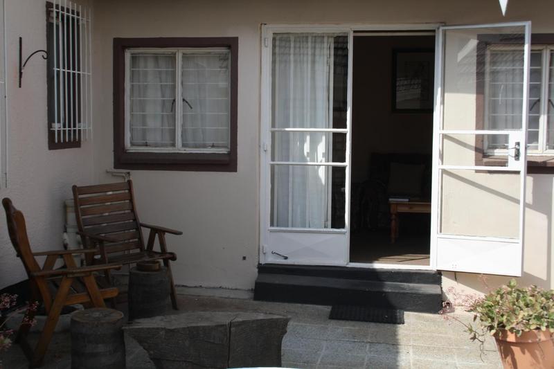 To Let 1 Bedroom Property for Rent in Edenvale Gauteng