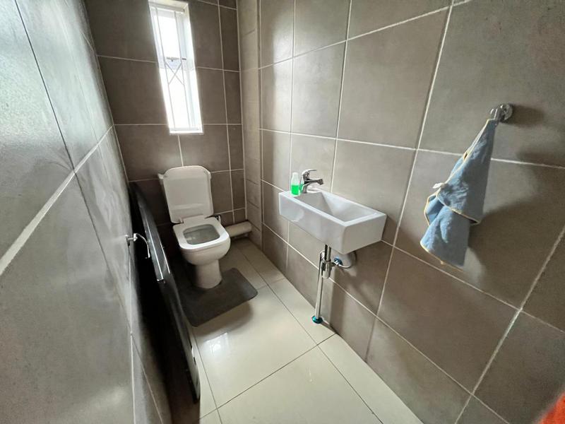 To Let 4 Bedroom Property for Rent in Vanderbijlpark Gauteng