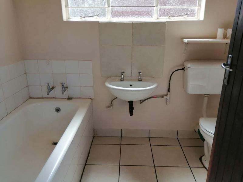 To Let 1 Bedroom Property for Rent in Strubenvale Gauteng