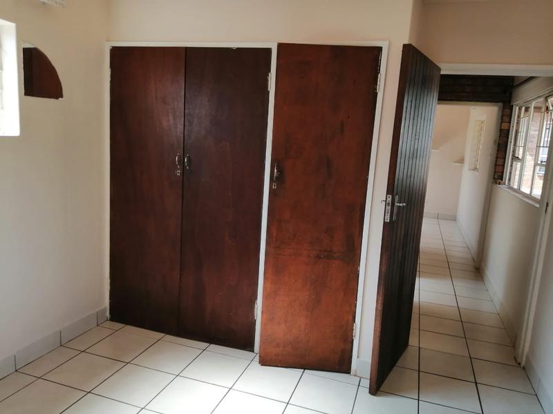 To Let 1 Bedroom Property for Rent in Strubenvale Gauteng