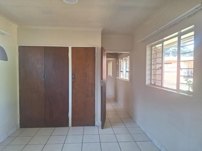 To Let 1 Bedroom Property for Rent in Strubenvale Gauteng